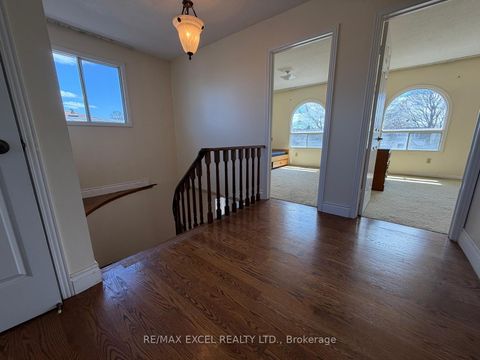 Photo 18 at 94 Pepperell Crescent, Milliken Mills West, Markham