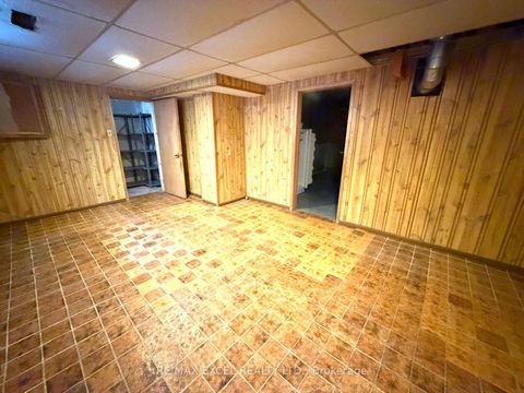 Photo 19 at 94 Pepperell Crescent, Milliken Mills West, Markham