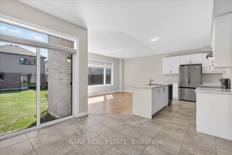 Photo 11 at 38 Rochester Drive, Rural Barrie Southeast, Barrie