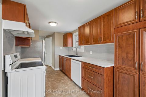 Photo 10 at 62 Corbett Drive, Grove East, Barrie