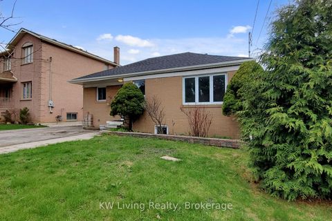 Photo 2 at 29 Jane Osler Boulevard, Glen Park, Toronto