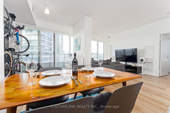 Photo 6 at 2008 - 117 McMahon Drive, Bayview Village, Toronto