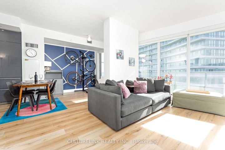 Photo 8 at 2008 - 117 McMahon Drive, Bayview Village, Toronto