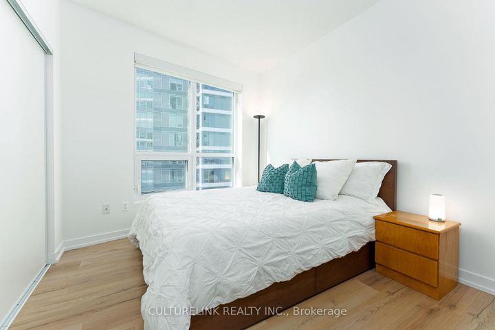 Photo 11 at 2008 - 117 McMahon Drive, Bayview Village, Toronto