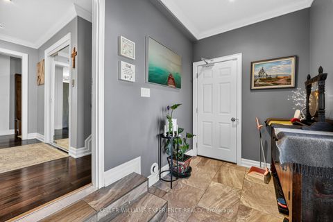 Photo 3 at 5 Jills Court, Grove East, Barrie