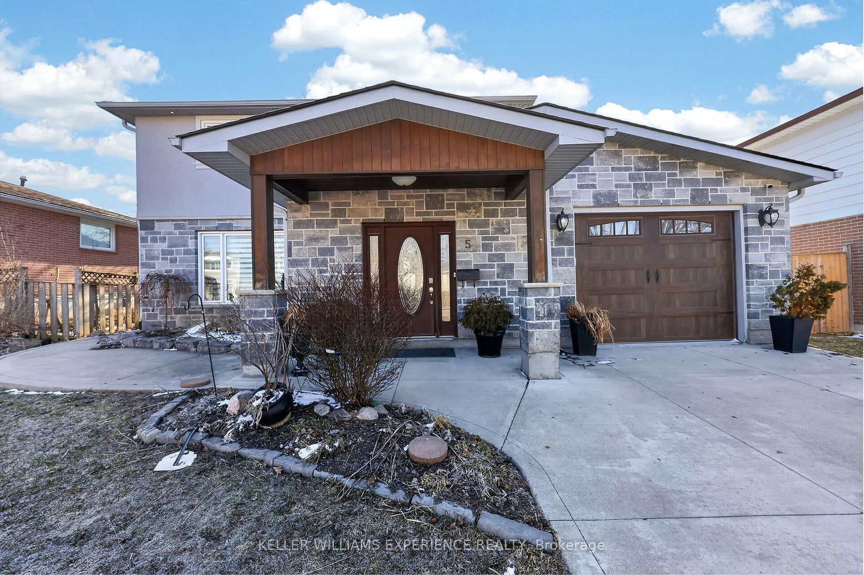 5 Jills Court, Grove East, Barrie photo number 2