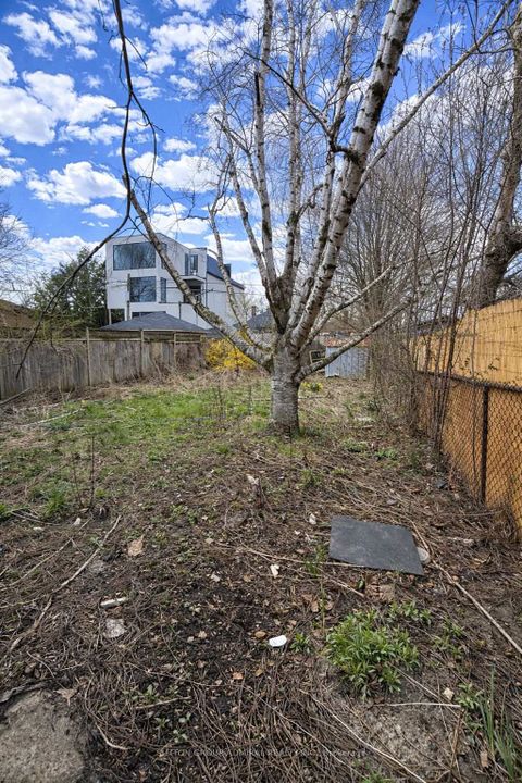 Photo 6 at 368 Winnett Avenue, Oakwood Village, Toronto