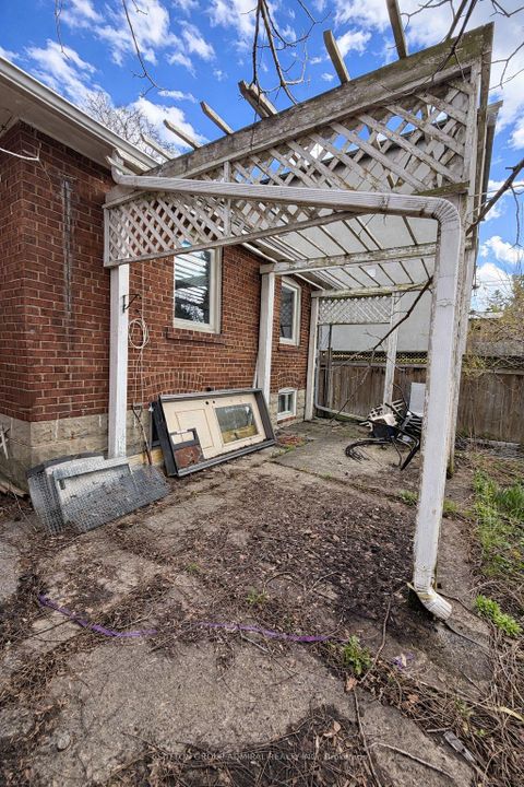 Photo 7 at 368 Winnett Avenue, Oakwood Village, Toronto