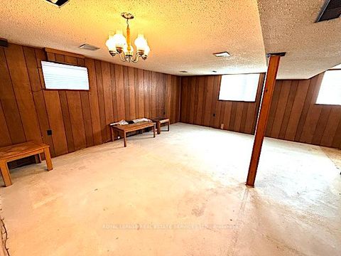Photo 16 at 31 Daphne Crescent, Cundles East, Barrie