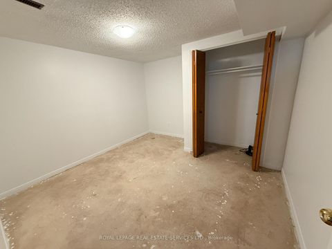 Photo 19 at 31 Daphne Crescent, Cundles East, Barrie