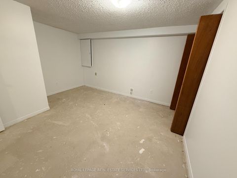 Photo 20 at 31 Daphne Crescent, Cundles East, Barrie