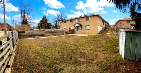 Photo 26 at 31 Daphne Crescent, Cundles East, Barrie