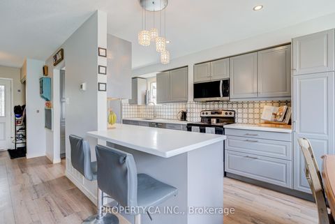 Photo 4 at 6 Hendley Drive, Central West, Ajax