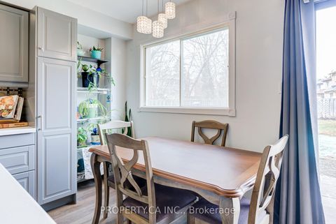 Photo 7 at 6 Hendley Drive, Central West, Ajax