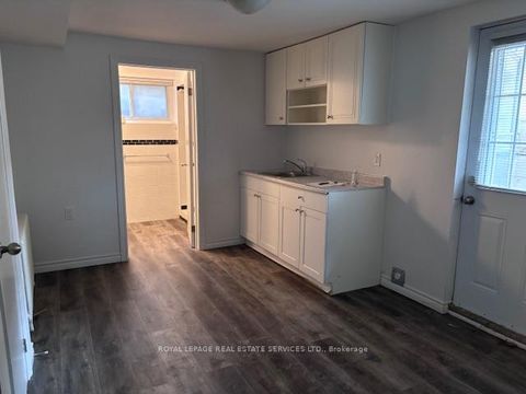 Photo 1 at 994 Kipling Avenue, City Centre West, Toronto