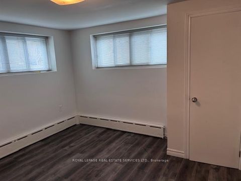Photo 2 at 994 Kipling Avenue, City Centre West, Toronto