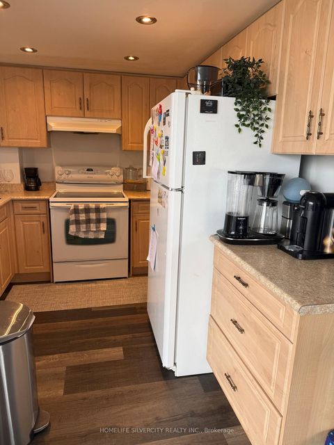 Photo 9 at 707 - 40 Richview Road, Humber Heights, Toronto