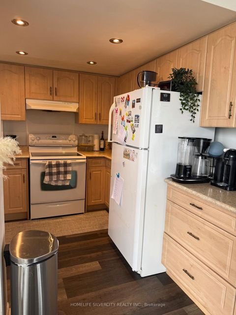 Photo 10 at 707 - 40 Richview Road, Humber Heights, Toronto