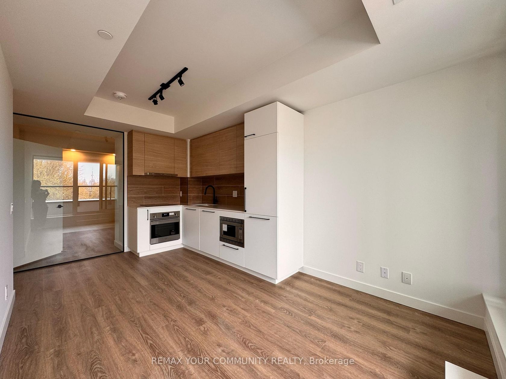 323 - 1050 Eastern Avenue, Coxwell, Toronto photo number 2