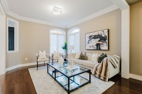 Photo 4 at 226 Via Borghese Street, Vellore Village, Vaughan