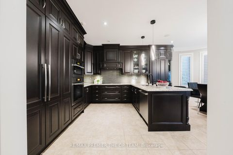 Photo 9 at 226 Via Borghese Street, Vellore Village, Vaughan