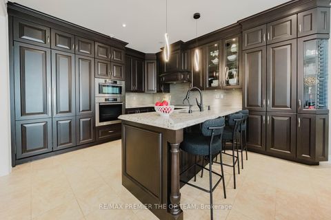 Photo 10 at 226 Via Borghese Street, Vellore Village, Vaughan