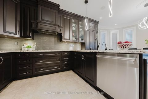 Photo 14 at 226 Via Borghese Street, Vellore Village, Vaughan