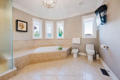 Photo 31 at 226 Via Borghese Street, Vellore Village, Vaughan