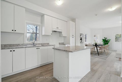 Photo 10 at 2 Ravenscraig Place, Cookstown, Innisfil