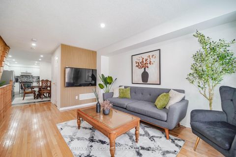 Photo 5 at 10 Ted Wray Circle, CFB, Toronto