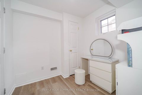 Photo 12 at 10 Ted Wray Circle, CFB, Toronto