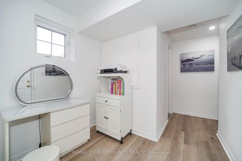 Photo 13 at 10 Ted Wray Circle, CFB, Toronto