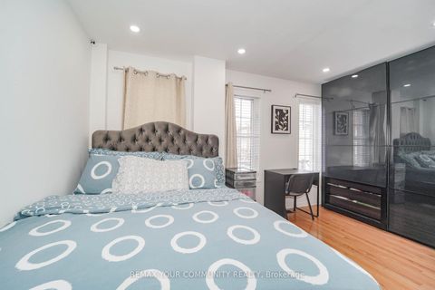 Photo 21 at 10 Ted Wray Circle, CFB, Toronto