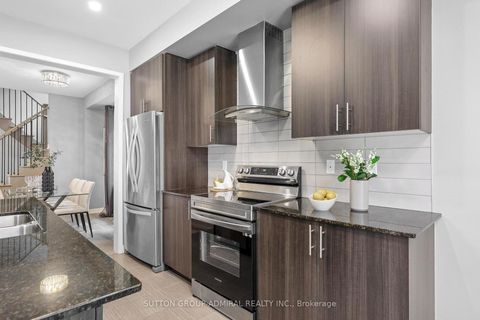 Photo 1 at 12 Sand Hill Mews, Patterson, Vaughan