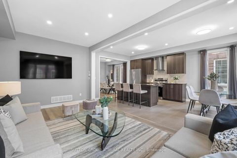 Photo 8 at 12 Sand Hill Mews, Patterson, Vaughan