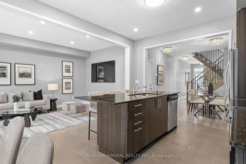 Photo 11 at 12 Sand Hill Mews, Patterson, Vaughan