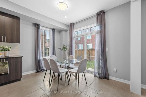 Photo 17 at 12 Sand Hill Mews, Patterson, Vaughan