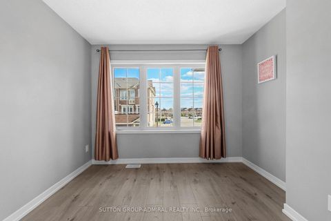 Photo 25 at 12 Sand Hill Mews, Patterson, Vaughan