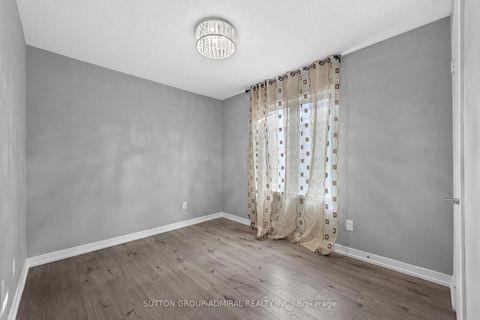 Photo 30 at 12 Sand Hill Mews, Patterson, Vaughan