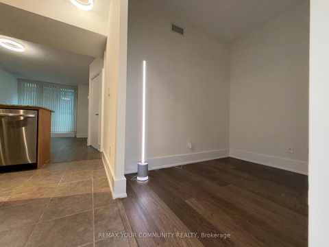 Photo 13 at 606 - 8 Scollard Street, Annex, Toronto