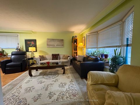 Photo 1 at 15 Fordover Drive, Guildwood, Toronto