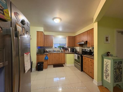 Photo 3 at 15 Fordover Drive, Guildwood, Toronto