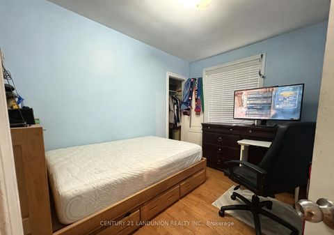 Photo 7 at 15 Fordover Drive, Guildwood, Toronto