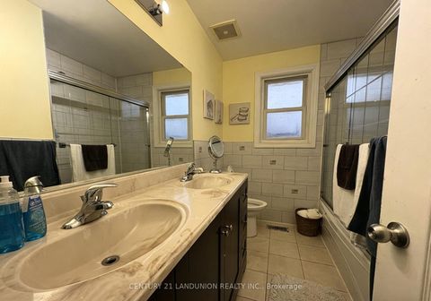 Photo 8 at 15 Fordover Drive, Guildwood, Toronto