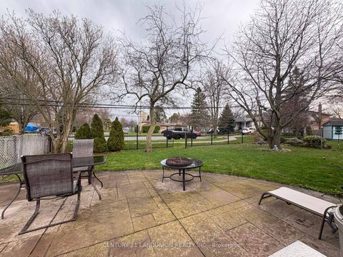 Photo 13 at 15 Fordover Drive, Guildwood, Toronto