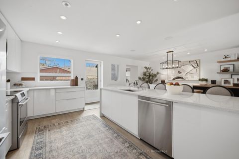 Photo 15 at 99 Claremont Street, Bellwoods, Toronto