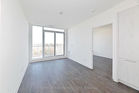 Photo 2 at 806 - 6 David Eyer Road, Rural Richmond Hill, Richmond Hill