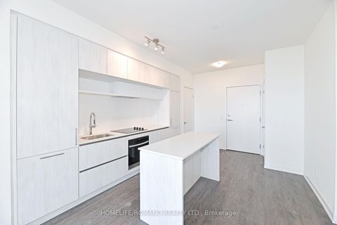 Photo 5 at 806 - 6 David Eyer Road, Rural Richmond Hill, Richmond Hill