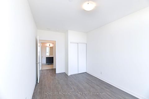 Photo 14 at 806 - 6 David Eyer Road, Rural Richmond Hill, Richmond Hill