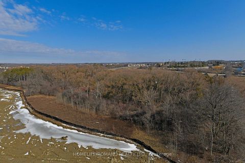 Photo 20 at 806 - 6 David Eyer Road, Rural Richmond Hill, Richmond Hill